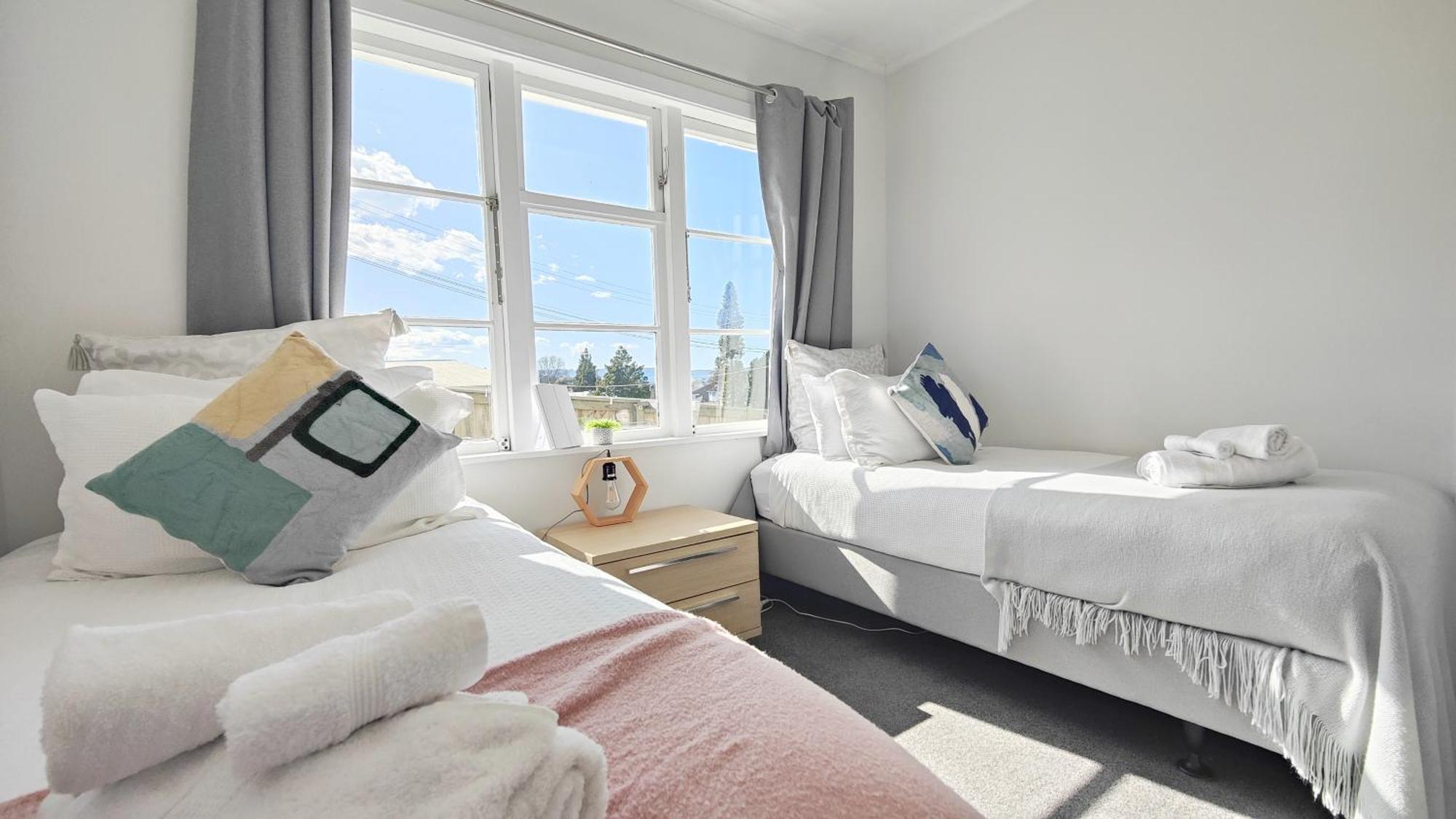 Lake, Mountain View Cottage Rotorua Bagian luar foto